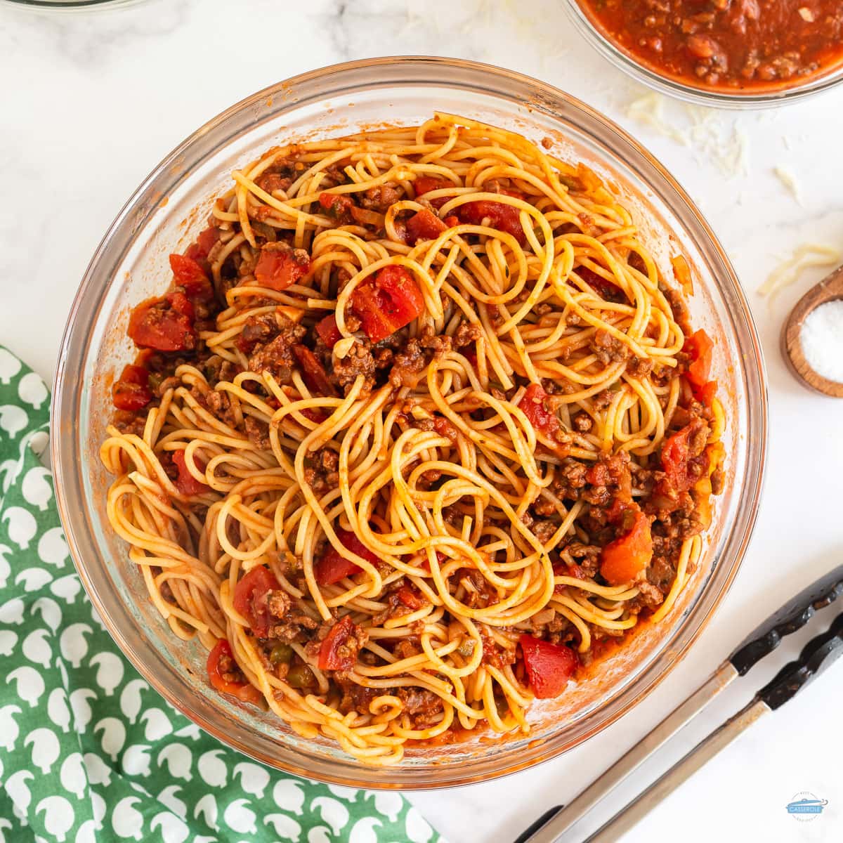 bowl of spaghetti and meat sauce